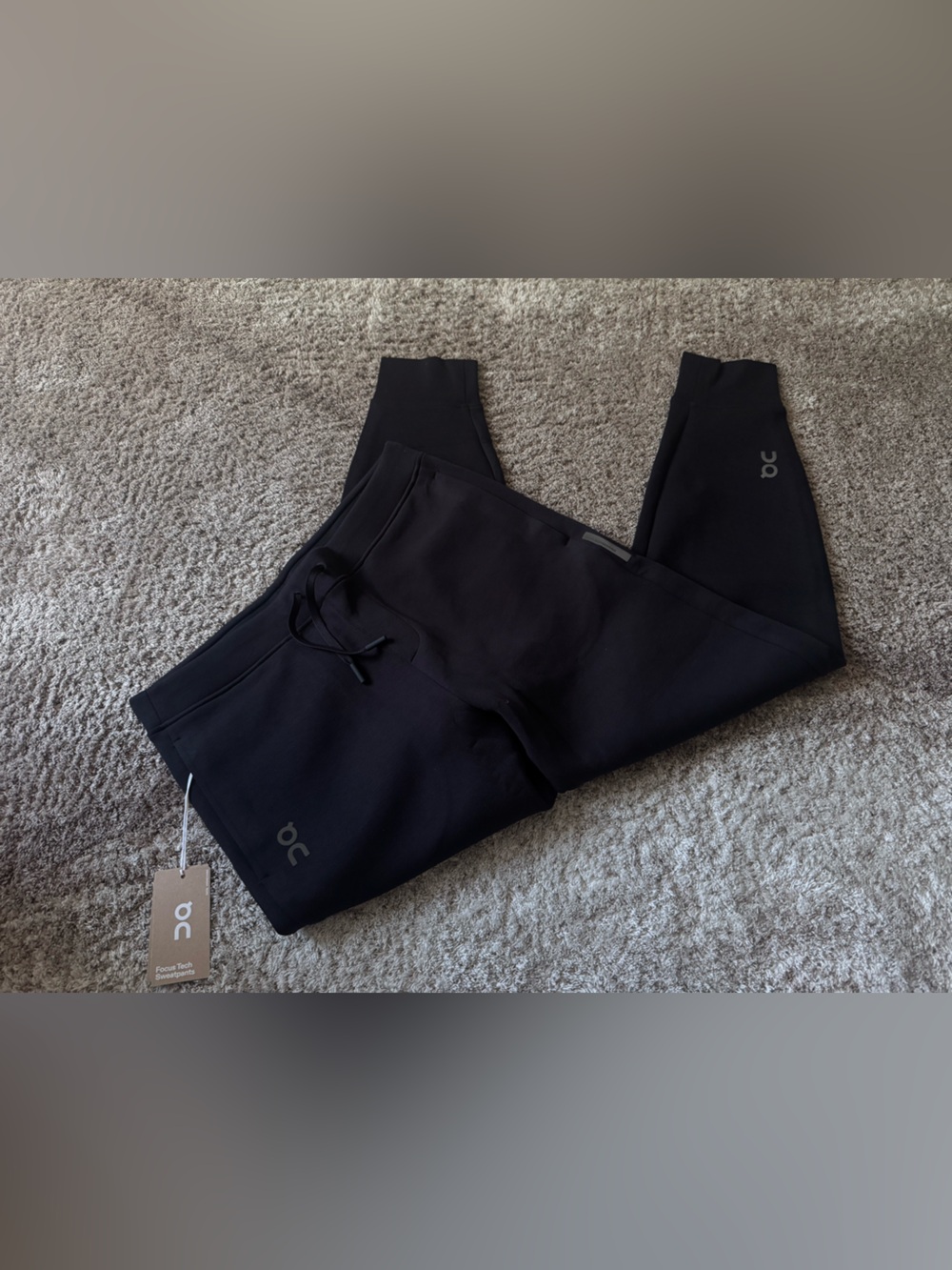 On clouds Focus Tech Sweatpants